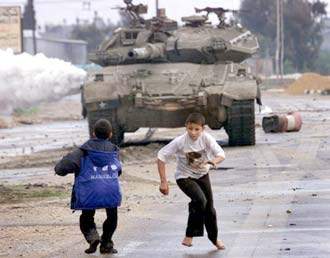 YÜREĞİMİZ GAZZE’DE ATIYOR